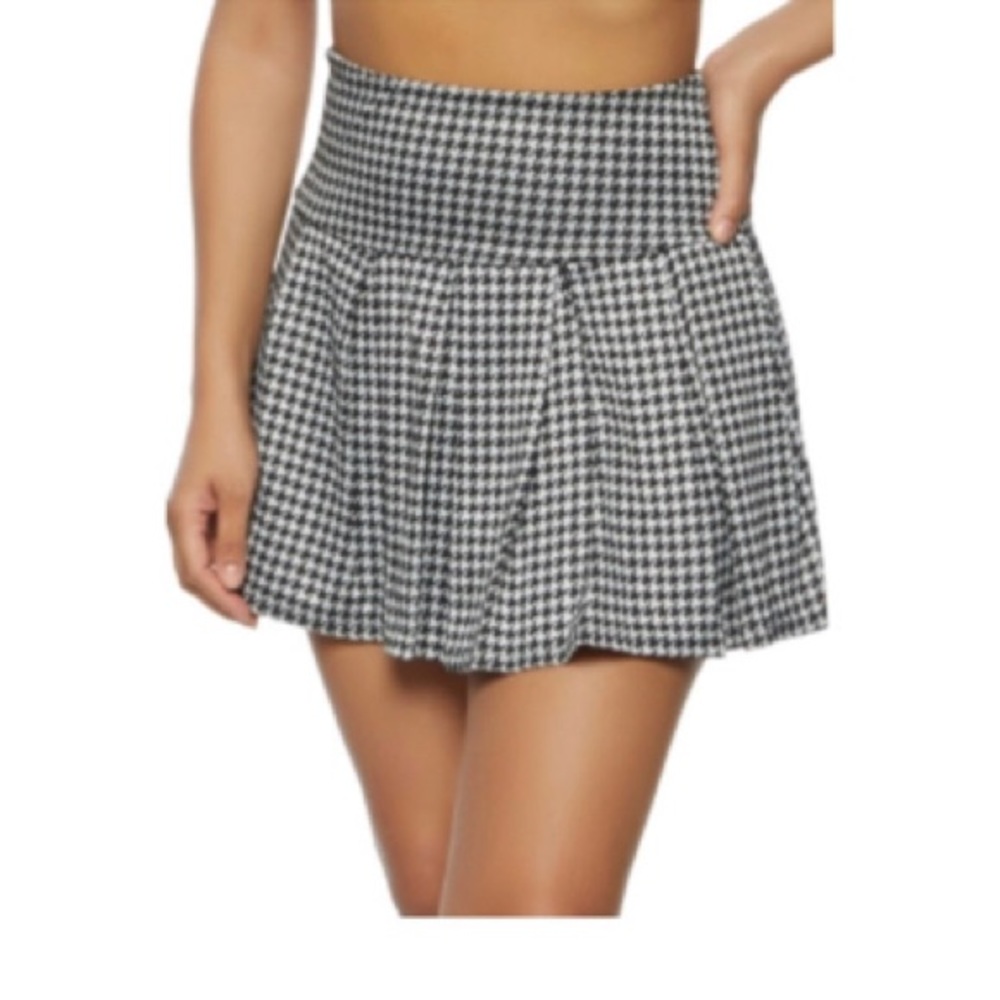 Most Wanted Houndstooth pleated mini skirt